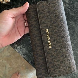 Michael kors wallet